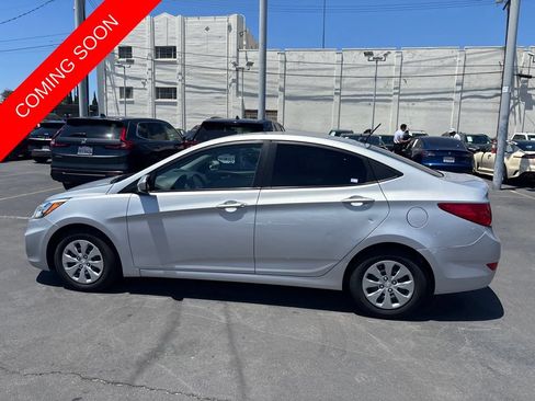 Used 2016 Hyundai Accent SE w/ Option Group 02 FWD image 7