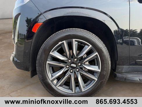 Used 2024 Cadillac Escalade Sport AWD/4WD image 9
