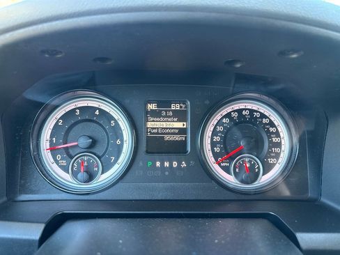 Used 2018 RAM 1500 Classic SLT image 11