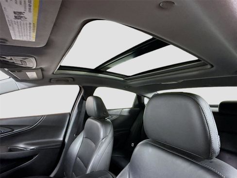 Used 2017 Chevrolet Malibu LT w/ Leather Package image 16