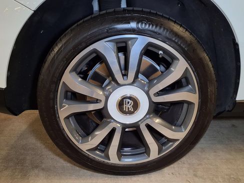 Used 2023 Rolls-Royce Cullinan AWD/4WD image 24