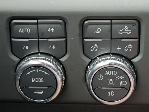 Used 2024 GMC Sierra 1500 AT4 w/ Technology Package image 23