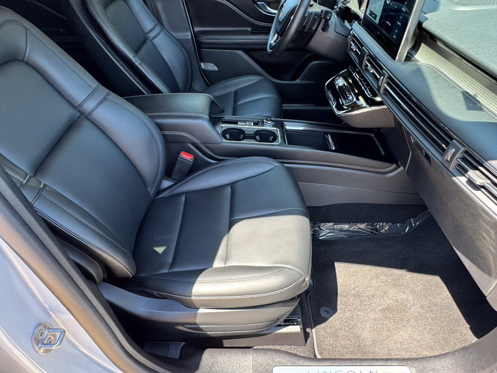 Used 2025 Lincoln Corsair FWD image 14