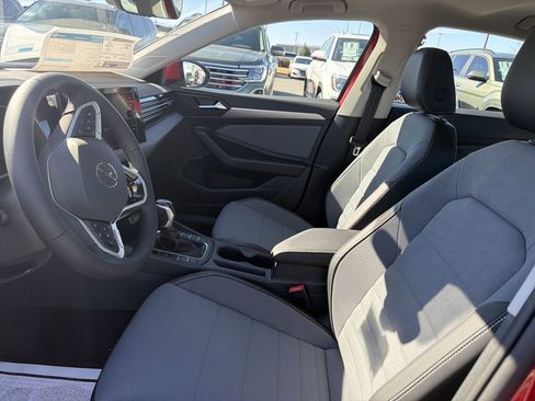 New 2026 Volkswagen Jetta SE FWD image 10