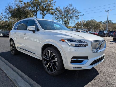Certified 2024 Volvo XC90 B6 Ultimate w/ Lounge Package image 8