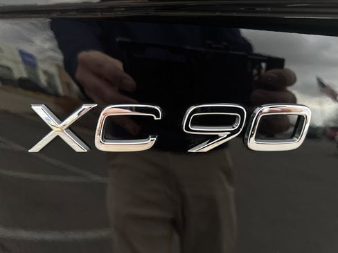 New 2026 Volvo XC90 B6 Plus w/ Protection Package Premier image 33