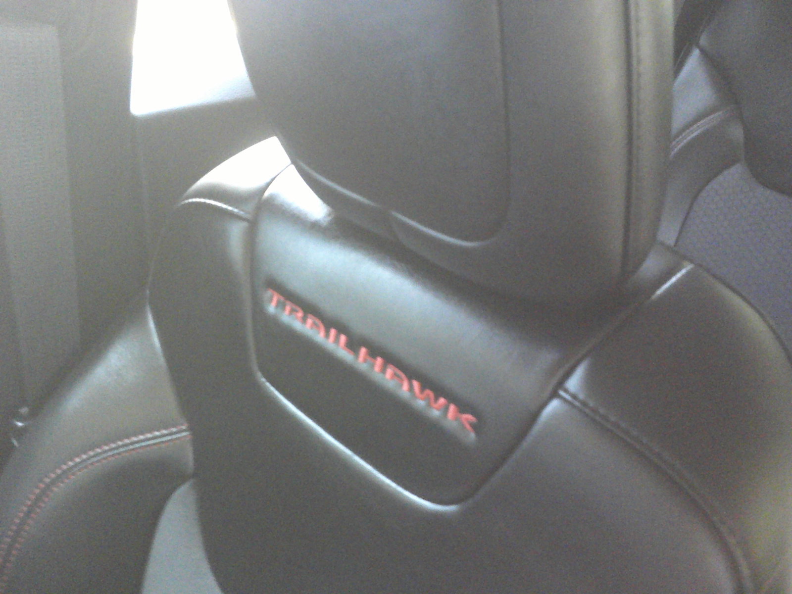 Used 2020 Jeep Cherokee Trailhawk AWD/4WD image 14