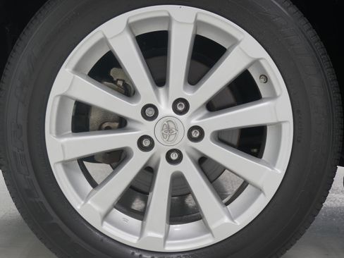 Used 2010 Toyota Venza FWD image 22