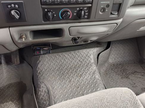 Used 2004 Ford F250 4x4 SuperCab Super Duty image 8