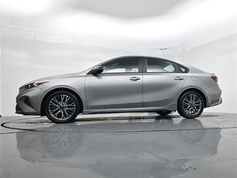 Certified 2023 Kia Forte GT-Line w/ GT-Line Premium Package image 40