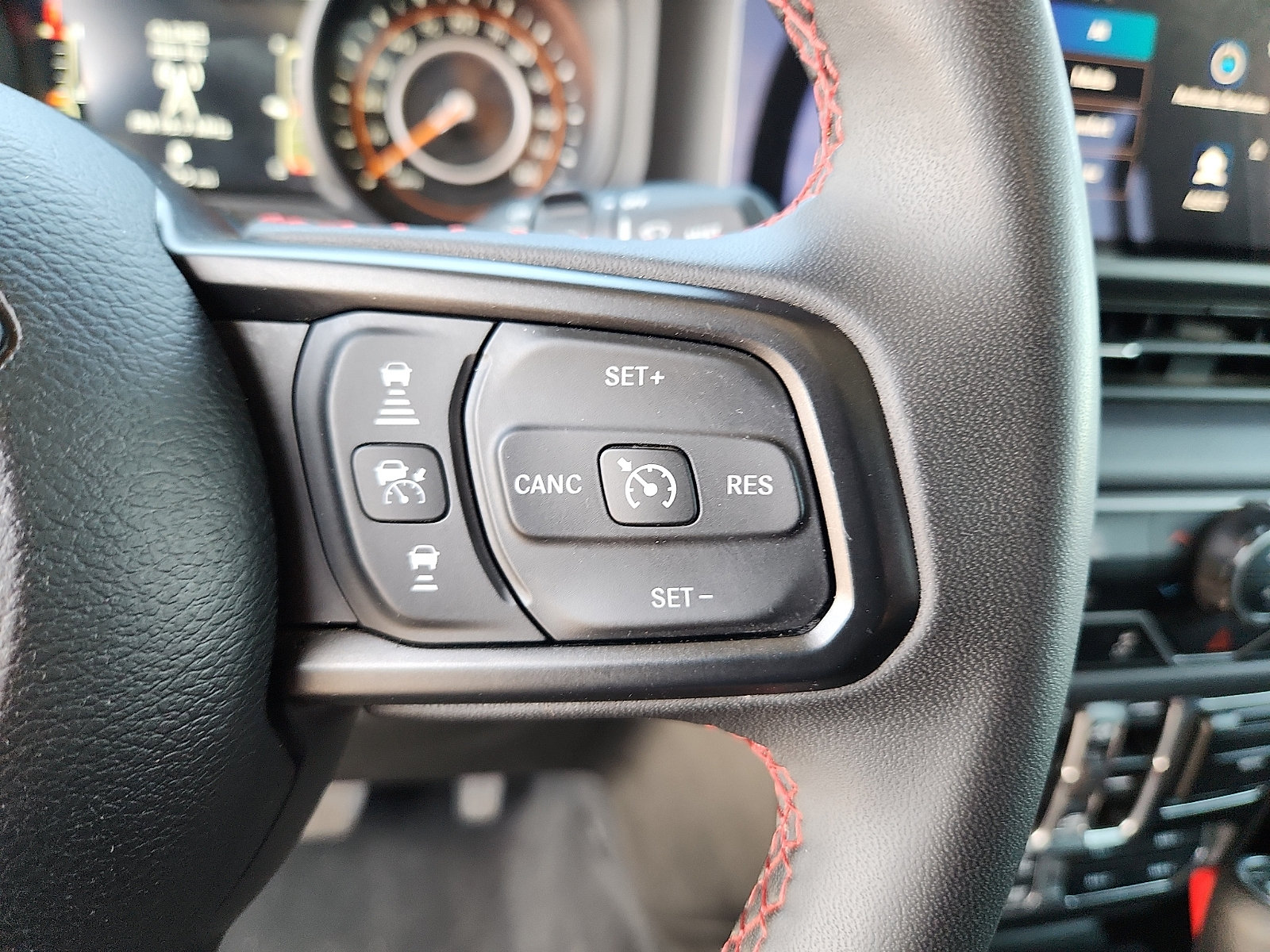 Used 2025 Jeep Wrangler Unlimited Rubicon AWD/4WD image 15