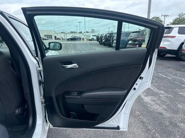 Used 2023 Dodge Charger SXT w/ Blacktop Package AWD/4WD image 19