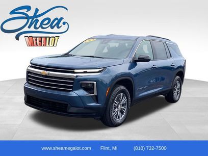 Used 2025 Chevrolet Traverse LT w/ Driver Confidence Package