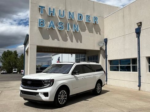 Used 2025 Ford Expedition Max Platinum AWD/4WD image 1