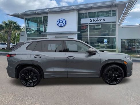 New 2026 Volkswagen Tiguan SE R-Line FWD image 3