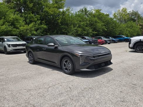New 2026 Kia K4 FWD image 2