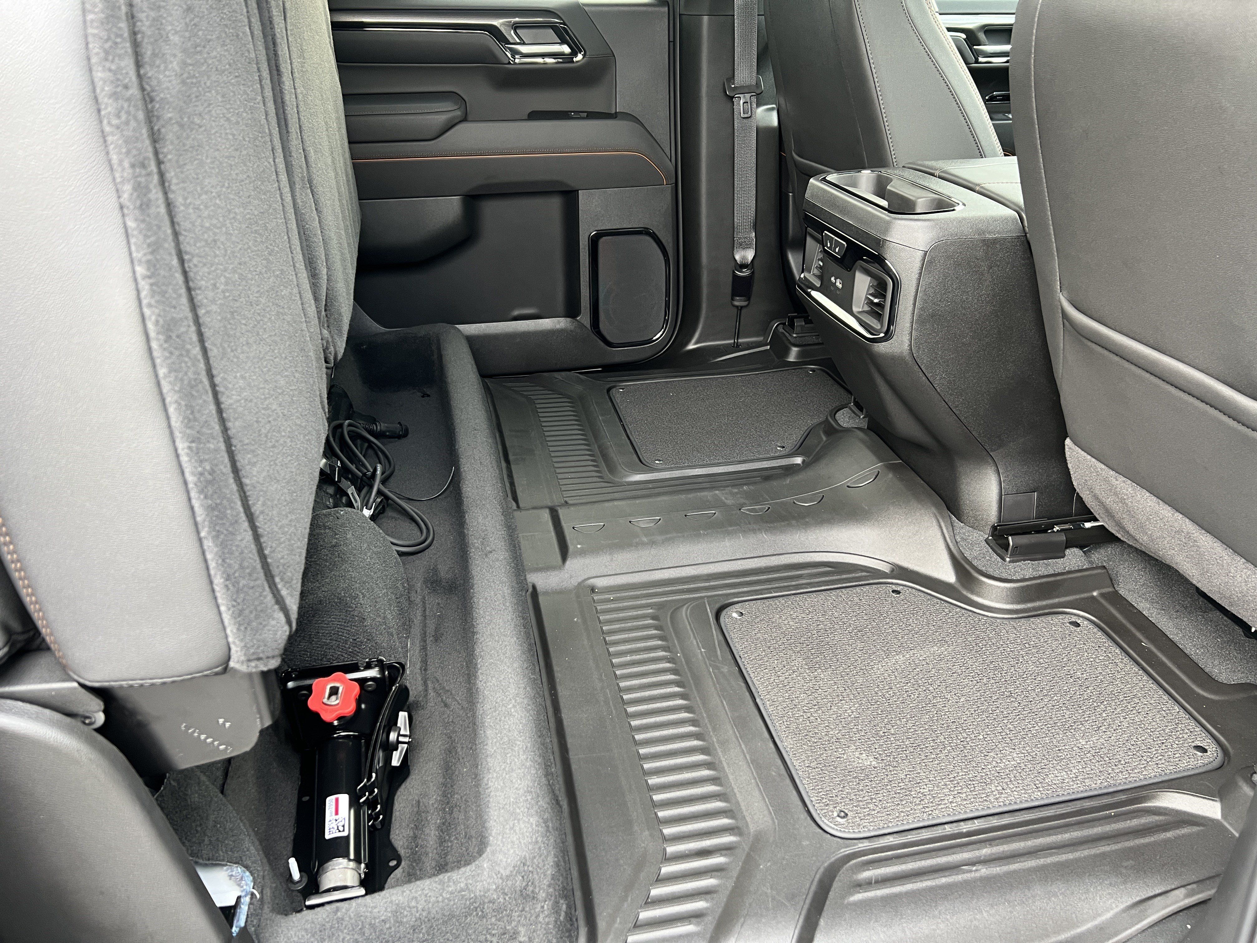 Used 2025 GMC Sierra 1500 AT4 w/ Technology Package AWD/4WD image 21