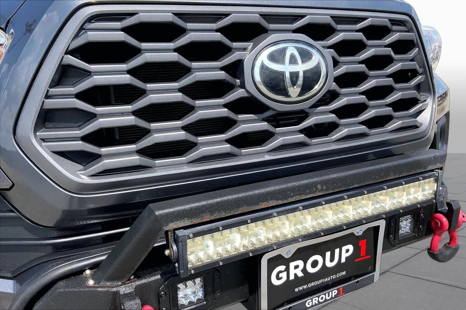 Used 2020 Toyota Tacoma TRD Off-Road w/ Technology Package AWD/4WD image 29