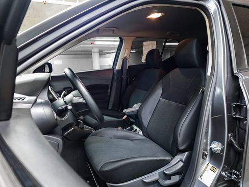 Used 2025 Nissan Kicks Play S image 18