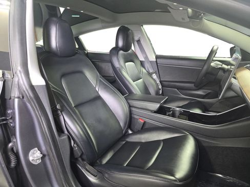 Used 2020 Tesla Model 3 Standard Range Plus RWD image 13