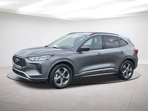 Used 2024 Ford Escape ST-Line w/ Cold Weather Package image 3