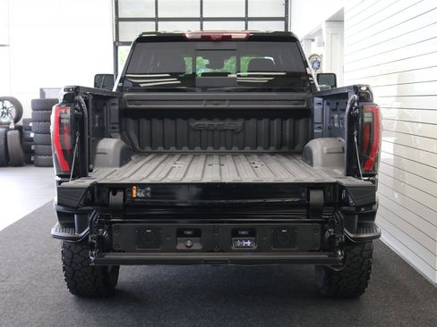 Used 2024 GMC Sierra 3500 AT4 w/ AT4 Premium Plus Package AWD/4WD image 17