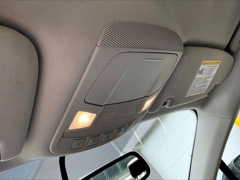 Used 2018 Ford Fusion SE w/ Fusion SE Technology Package FWD image 35