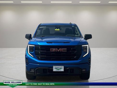 Used 2023 GMC Sierra 1500 Elevation AWD/4WD image 8