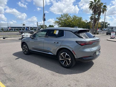 Used 2025 Chevrolet Equinox EV LT w/ Convenience Package image 7