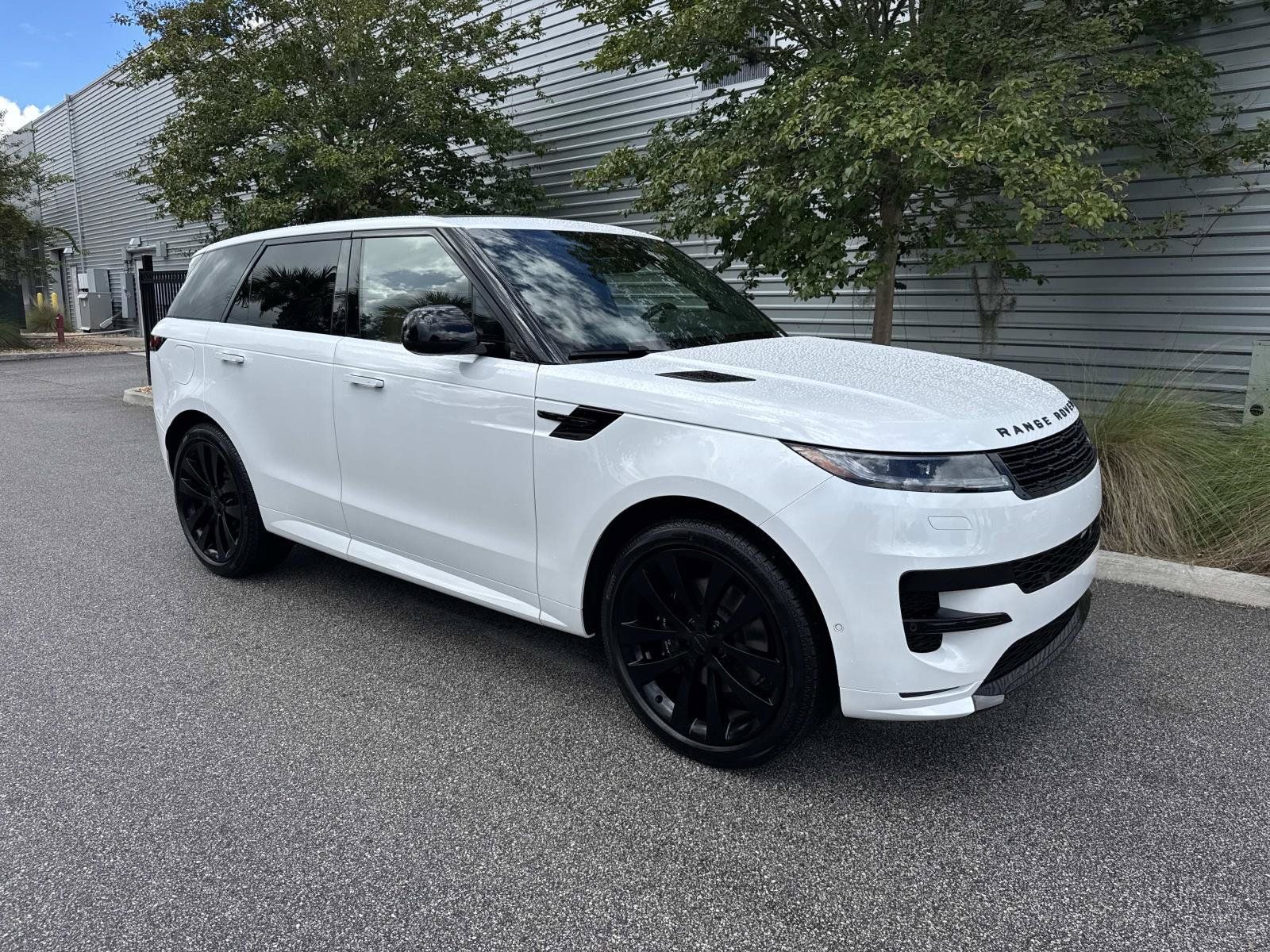 New 2027 Land Rover Range Rover Sport Dynamic SE AWD/4WD image 4