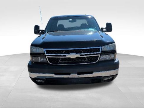 Used 2007 Chevrolet Silverado 2500 LT w/ Heavy-Duty Power Package AWD/4WD image 8