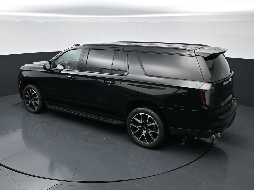 Used 2025 Chevrolet Suburban RST w/ Comfort Package AWD/4WD image 38