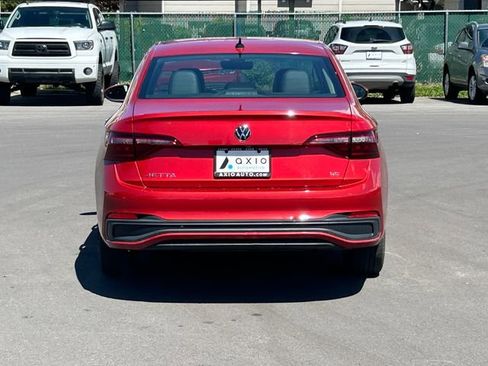 Used 2022 Volkswagen Jetta SE FWD image 5