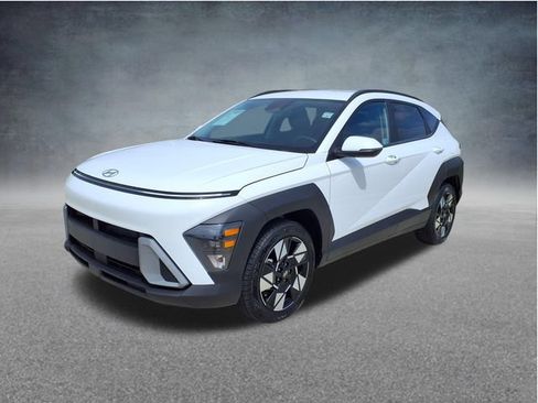 Used 2025 Hyundai Kona SEL FWD image 3