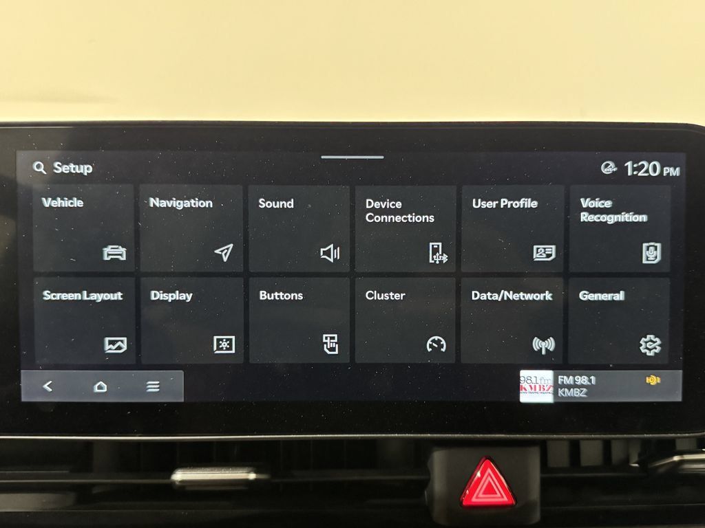 Used 2025 Kia Carnival FWD image 39