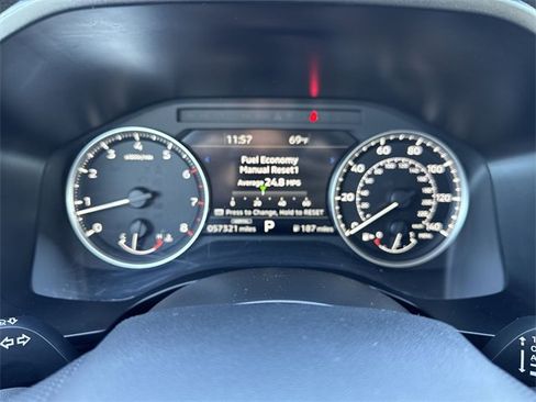 Used 2024 Mitsubishi Outlander SE Black Edition image 12