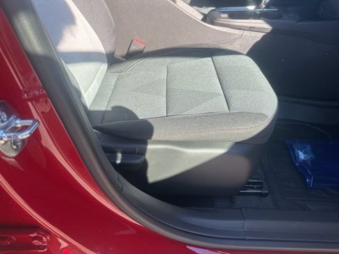 New 2026 Chevrolet Trax RS w/ Sunroof Package FWD image 32