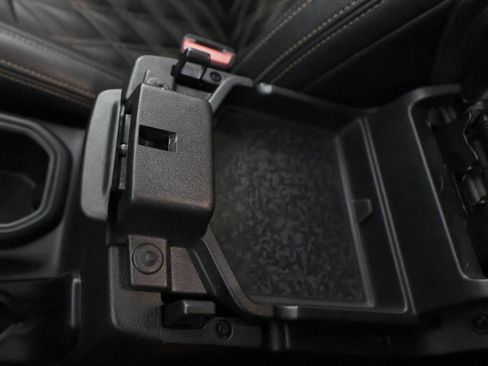 Used 2022 Jeep Gladiator Sport image 38