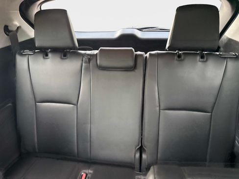 Used 2023 Toyota Highlander Platinum FWD image 12