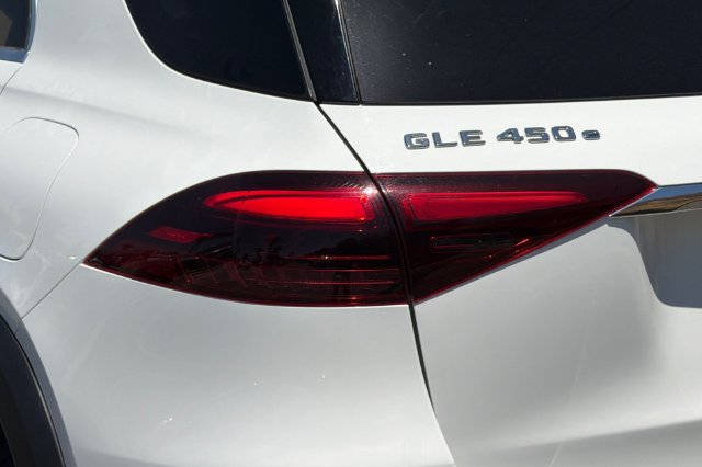 Used 2024 Mercedes-Benz GLE 450e 4MATIC image 34