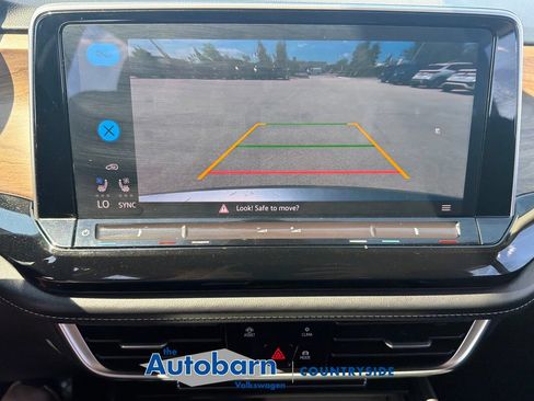 Certified 2024 Volkswagen Atlas SE AWD/4WD image 16