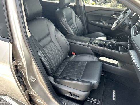 Used 2021 Nissan Rogue Platinum AWD/4WD image 18