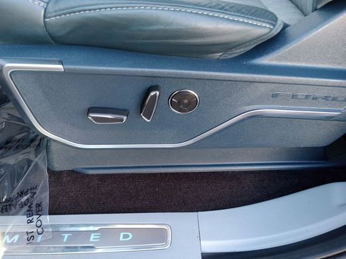 Used 2021 Ford F150 Limited image 11