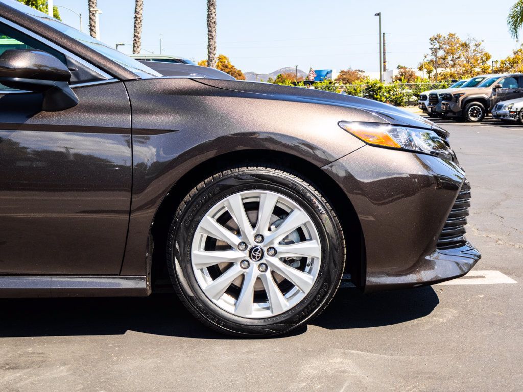 Used 2018 Toyota Camry LE FWD image 6