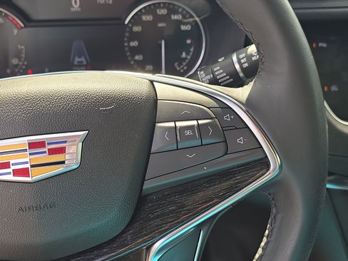Used 2022 Cadillac XT5 Premium Luxury FWD image 34