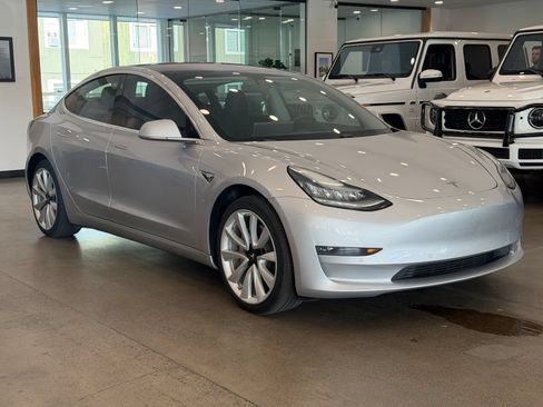 Used 2018 Tesla Model 3 Long Range RWD image 3