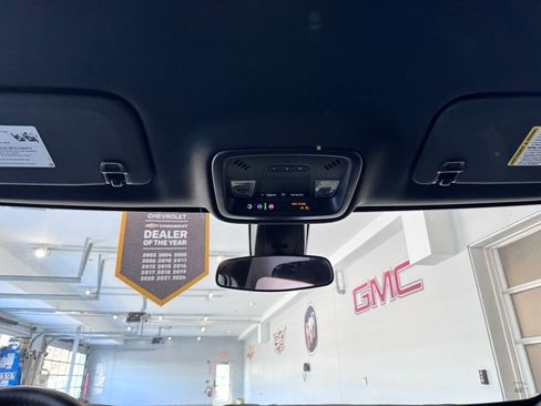 Certified 2023 Chevrolet Traverse LT image 22