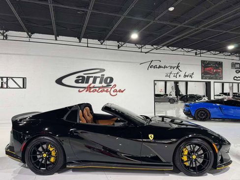 Used 2022 Ferrari 812 GTS image 8