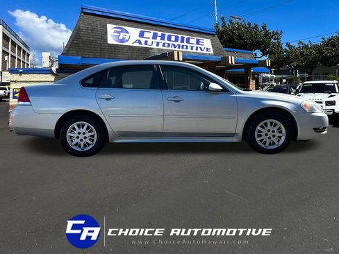 Used 2011 Chevrolet Impala Police FWD image 9