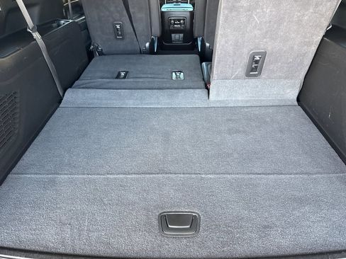 Used 2023 Chevrolet Suburban Premier image 20